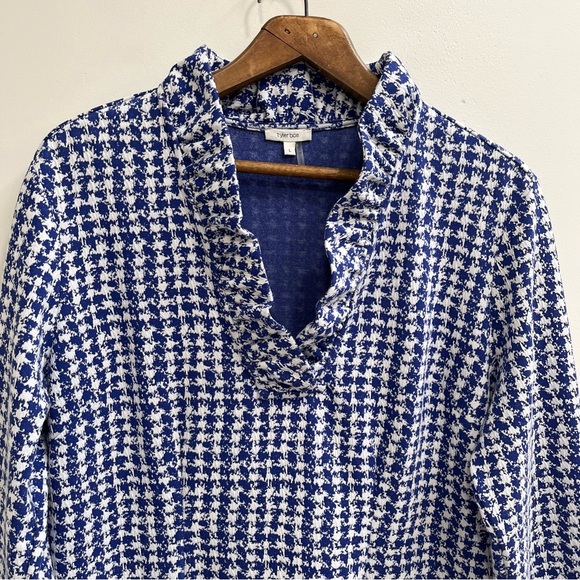 Tyler Boe Constance blue white etched houndstooth sheath dress ruffle neckline - Picture 4 of 11